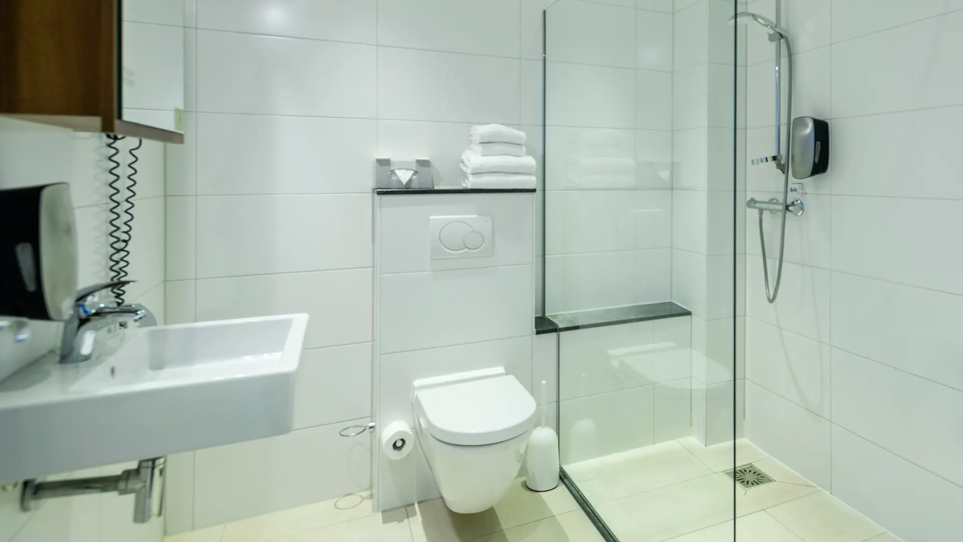 hotelkamers Zuid-Limburg, overnachten in Valkenburg, kamers Parkhotel Valkenburg, romantische hotelkamer Limburg, suite boeken Valkenburg, budget hotel Valkenburg, luxe hotelkamer Limburg, kamer met jacuzzi Limburg, hotel met uitzicht Limburgs Heuvelland, overnachten in het Heuvelland, hotel met bruidssuite Limburg, wellness hotelkamer Valkenburg, familiekamer Valkenburg centrum, hotelkamer met ligbad Limburg, comfortabele kamer Zuid-Limburg, voordelige hotelovernachting Valkenburg, hotelovernachting voor stelletjes Limburg, hotelkamers voor fietsers en wandelaars Valkenburg